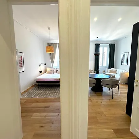 Boutique Style San Giusto 公寓 *